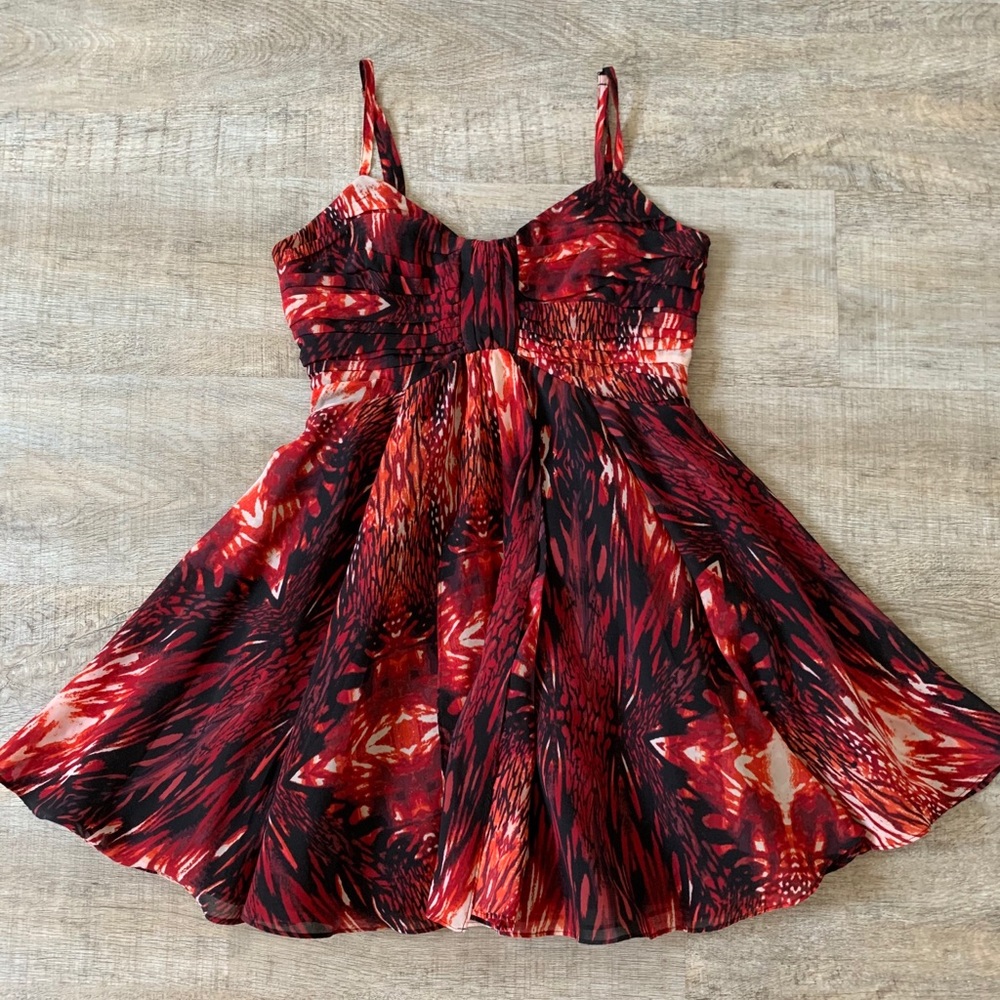 BEBE Printed Chiffon Flowy Dress😍